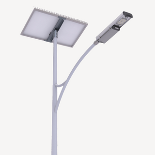 إنارة الشوارع LED بالطاقة الشمسية من Freedom Plus